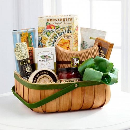 The FTD Heartfelt Gourmet Basket